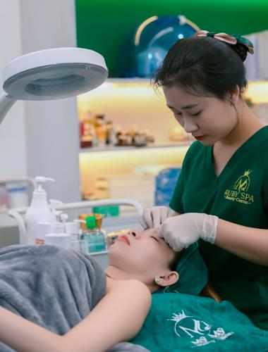 Chăm sóc da đúng cách sẽ giúp bạn luôn giữ được nét tươi trẻ