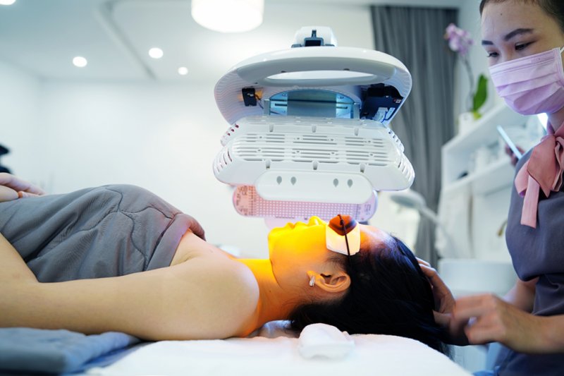 Sát khuẩn da chiếu đèn healtie hoặc công nghệ IPL