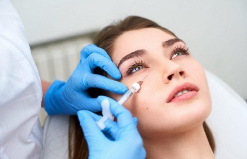 Nên tiêm filler để cải thiện làn da chảy xệ, nhưng cũng tuỳ theo quyết đinh của mỗi người có muốn tiêm hay không.